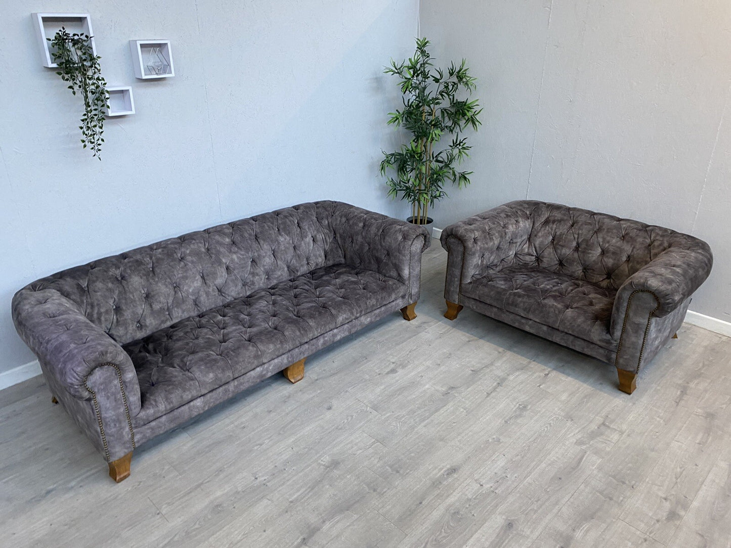 Alexander & James VIVIENNE Fabric Chesterfield 4 Seater Sofa + Snuggler Armchair