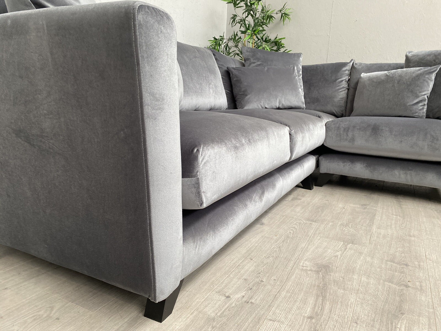 Ashley Manor PONTI Fabric Velvet RHF Corner Sofa ( 3 Corner 1 ) Grey - RRP £2699