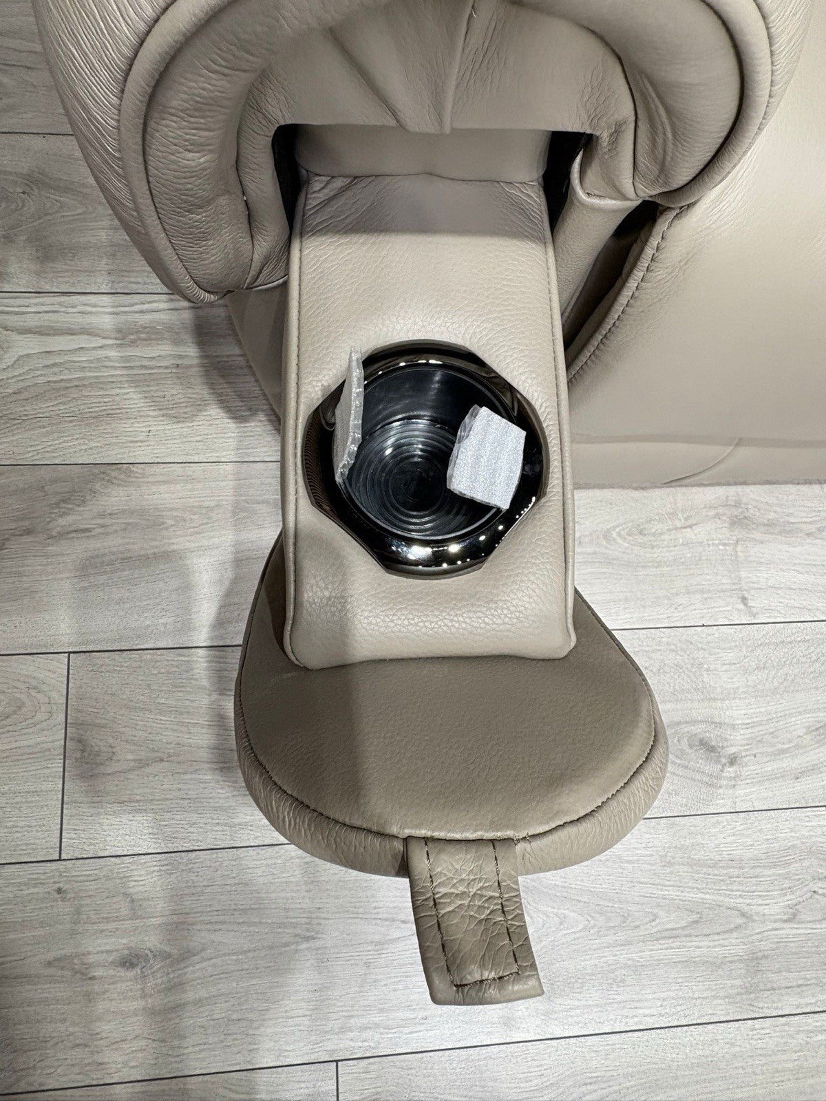 Oak FurnitureLand - EZRA Leather 2 x 2 Seater Power Recliner Sofa Set. RRP £5000