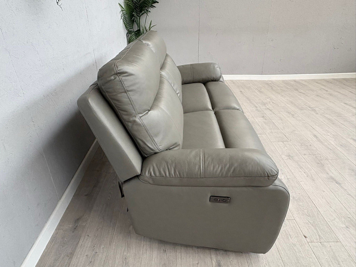 DFS Model Leather 3 Seater Power Recliner Sofa - RRP £1599