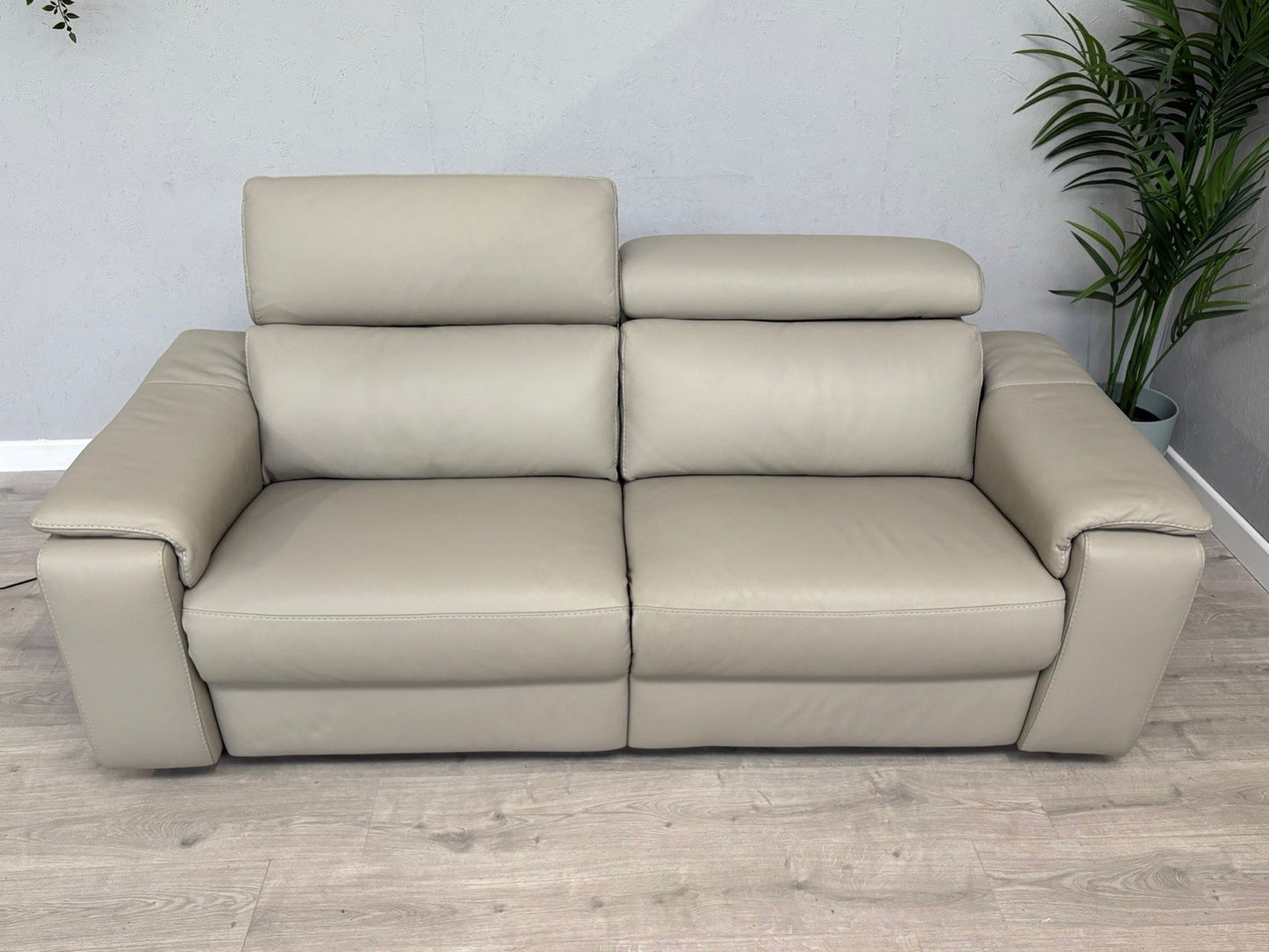 F. Village - Nicoletti DAVIDE Leather 3 Seater Power Recliner - RRP £2845
