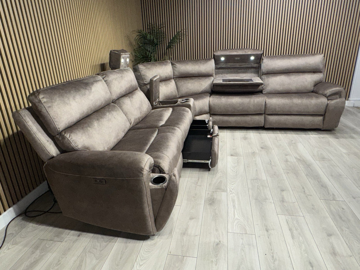 DFS Sample VEGAS Fabric 2 Corner 2 Power Recliner Sofa + Console - RRP £2999
