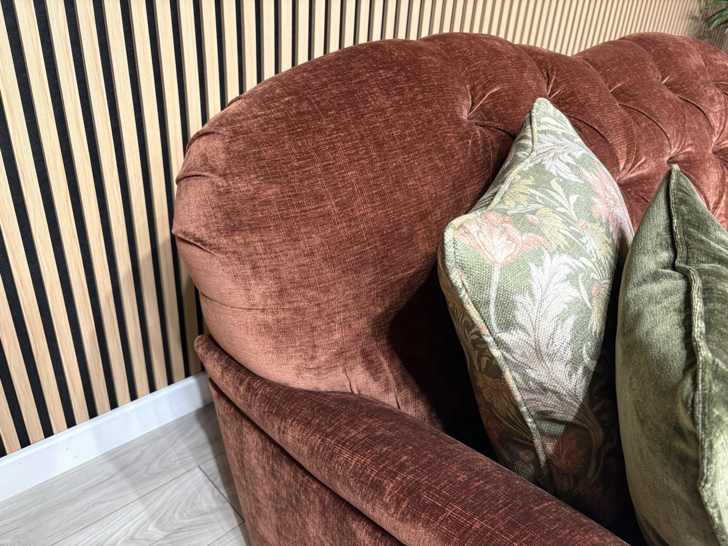 Alexander & James 3 Seater Button Back Sofa + Love Chair, RRP: £2895