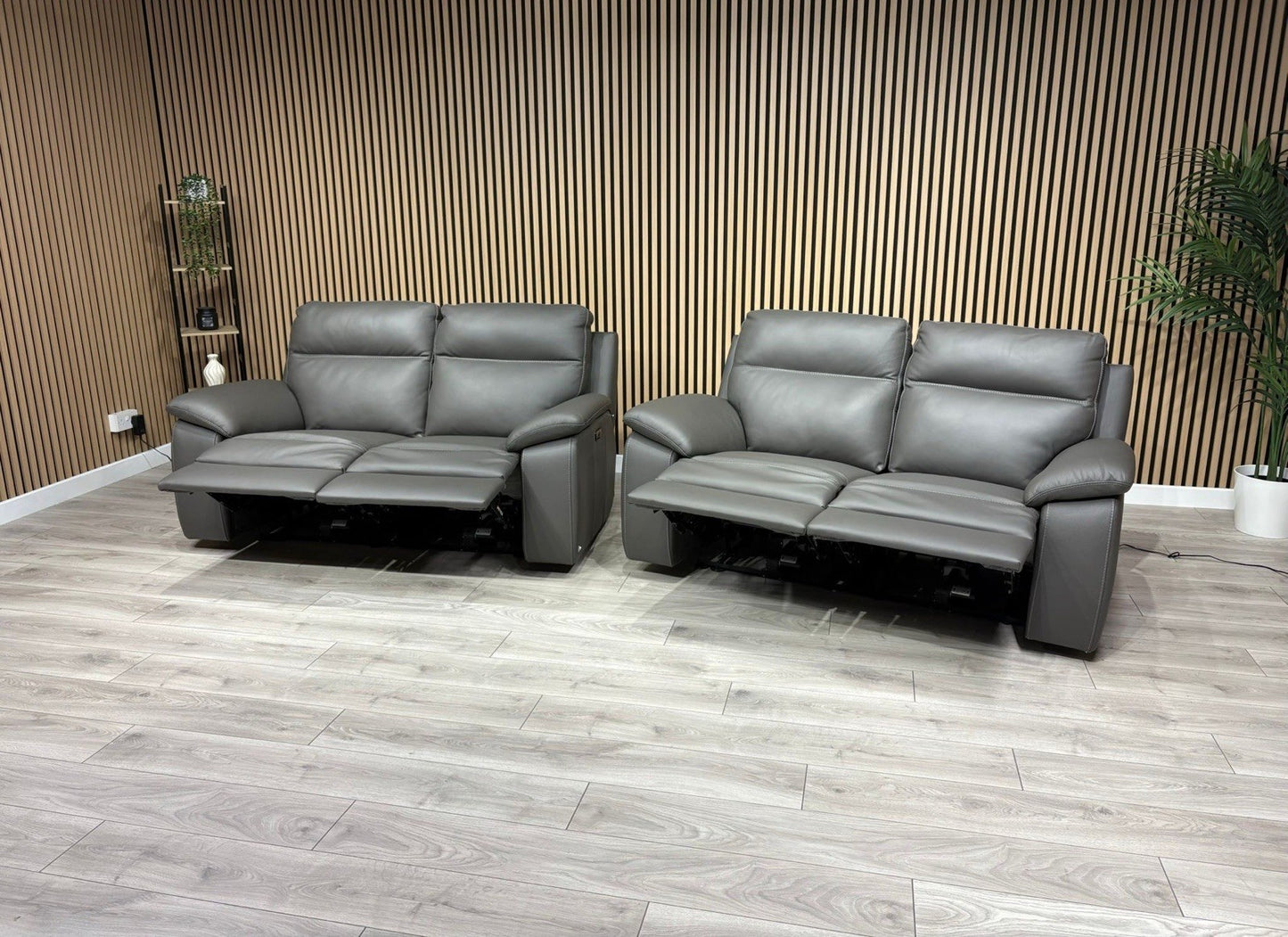 F. Village Nicoletti PEPINO Leather 2 x 2 Seater Recliner Sofa Set - RRP £4,990
