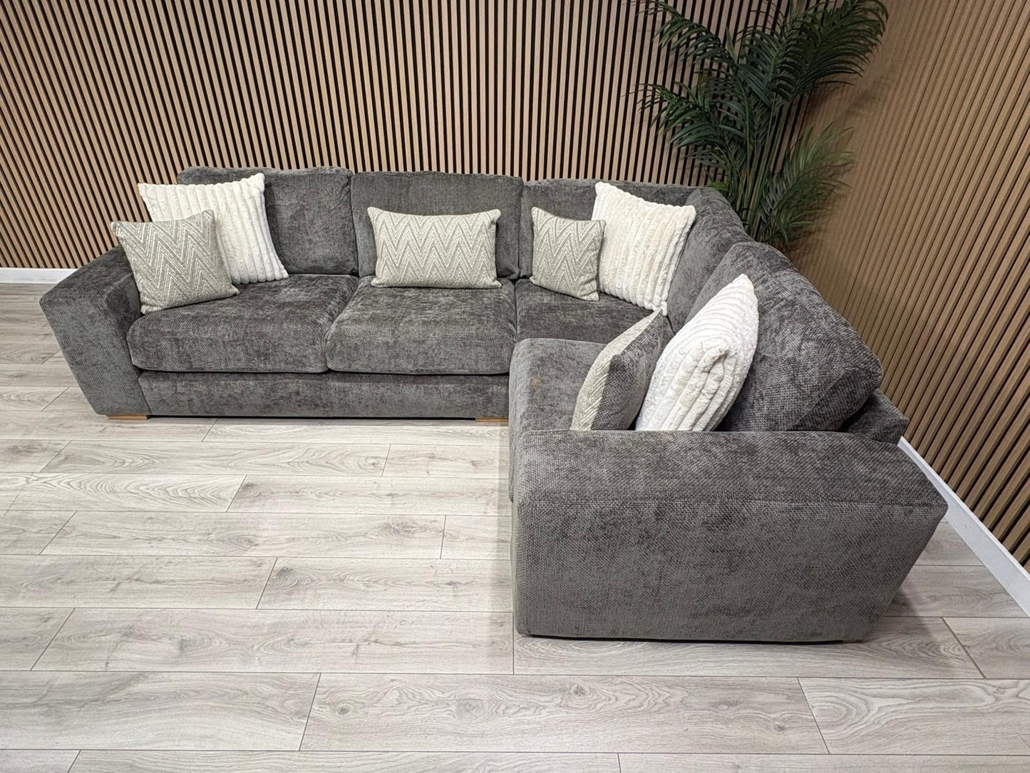 DFS Sample Pandora Fabric RHF 2c1 Corner Sofa RRP: £3295