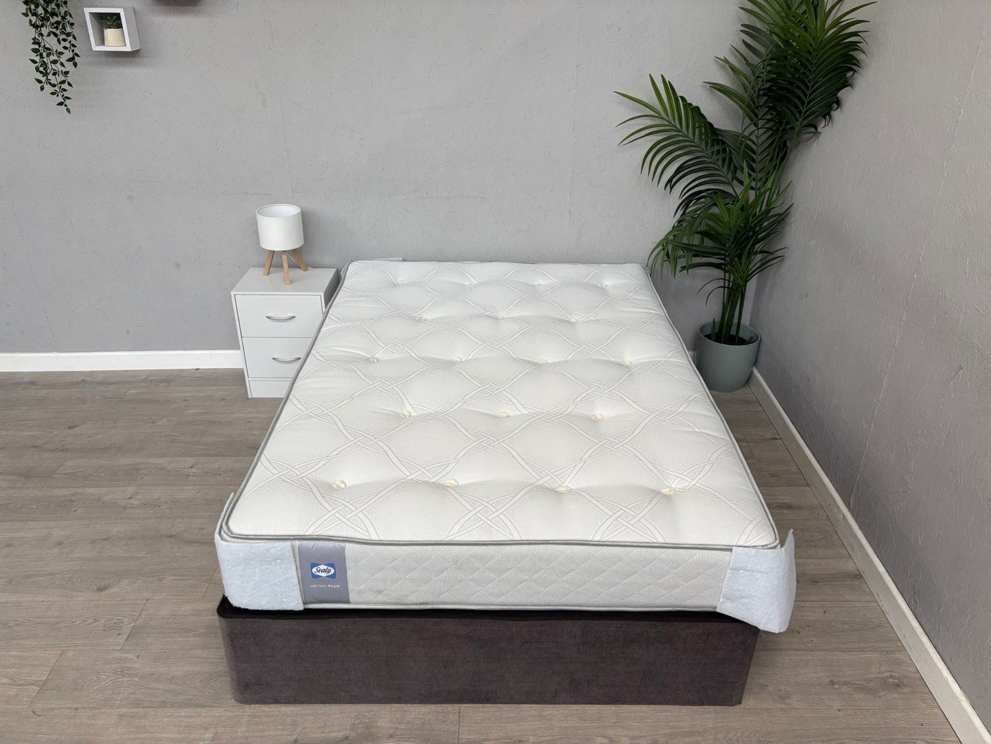 Sealy Ortho Plus Bronze Extra Firm 4ft 6 Double Mattress - RRP £539