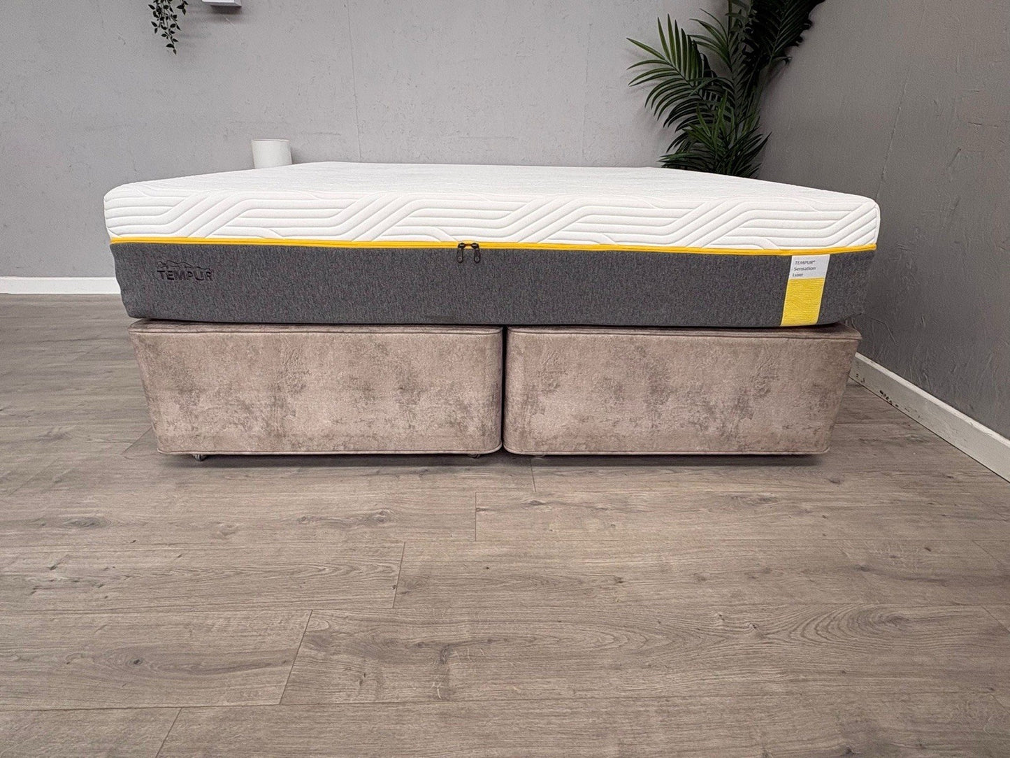 Tempur SENSATION LUXE 6ft Superking Mattress, Firm - RRP £2,699