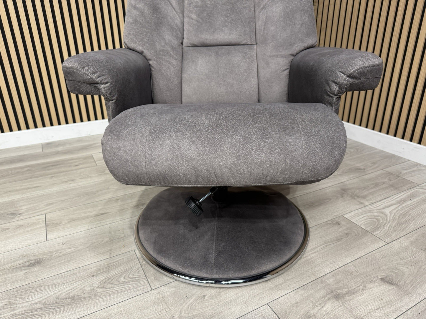 Relaxed Swivel Recliner Chair + Footstool RRP £899