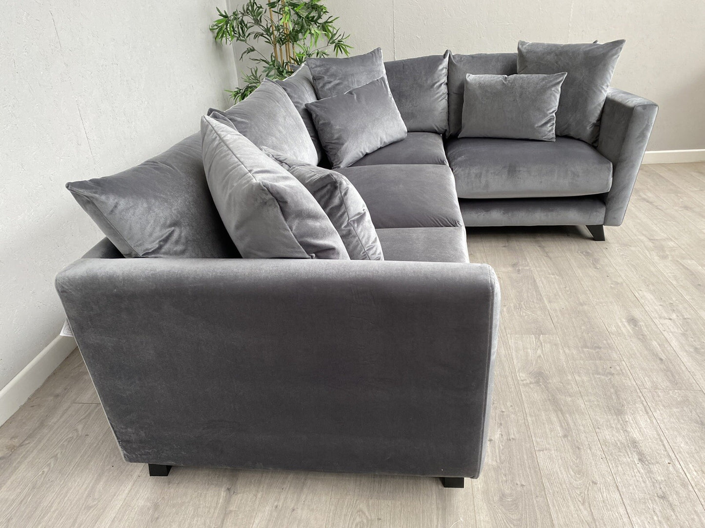 Ashley Manor PONTI Fabric Velvet RHF Corner Sofa ( 3 Corner 1 ) Grey - RRP £2699