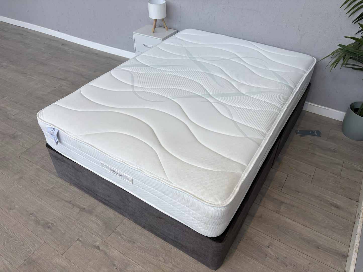 Slumberland AIR 2 Memory 4ft 6 Double Mattress, Firm - RRP £599