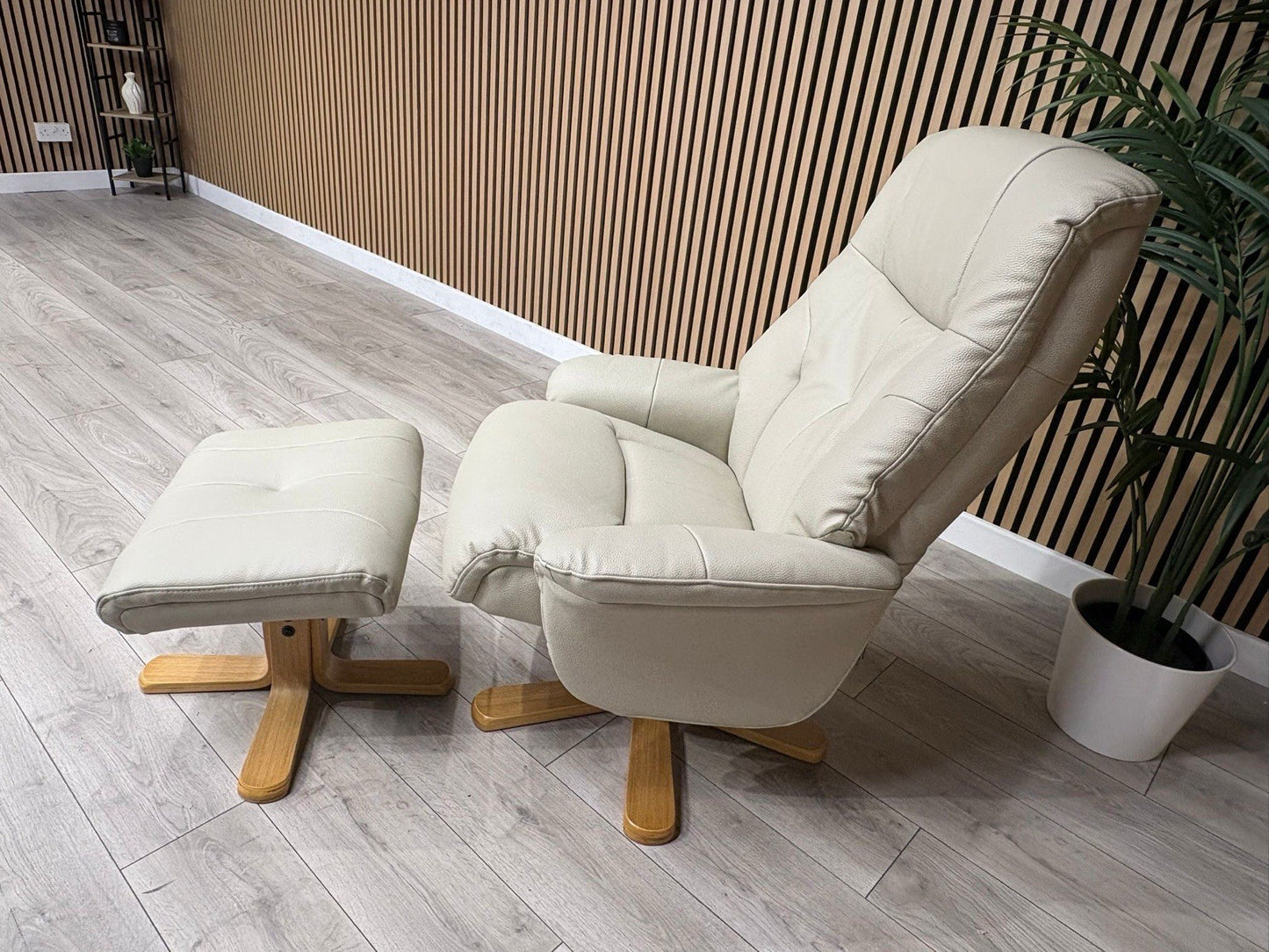 Relaxed Swivel Recliner Chair + Footstool RRP £1099