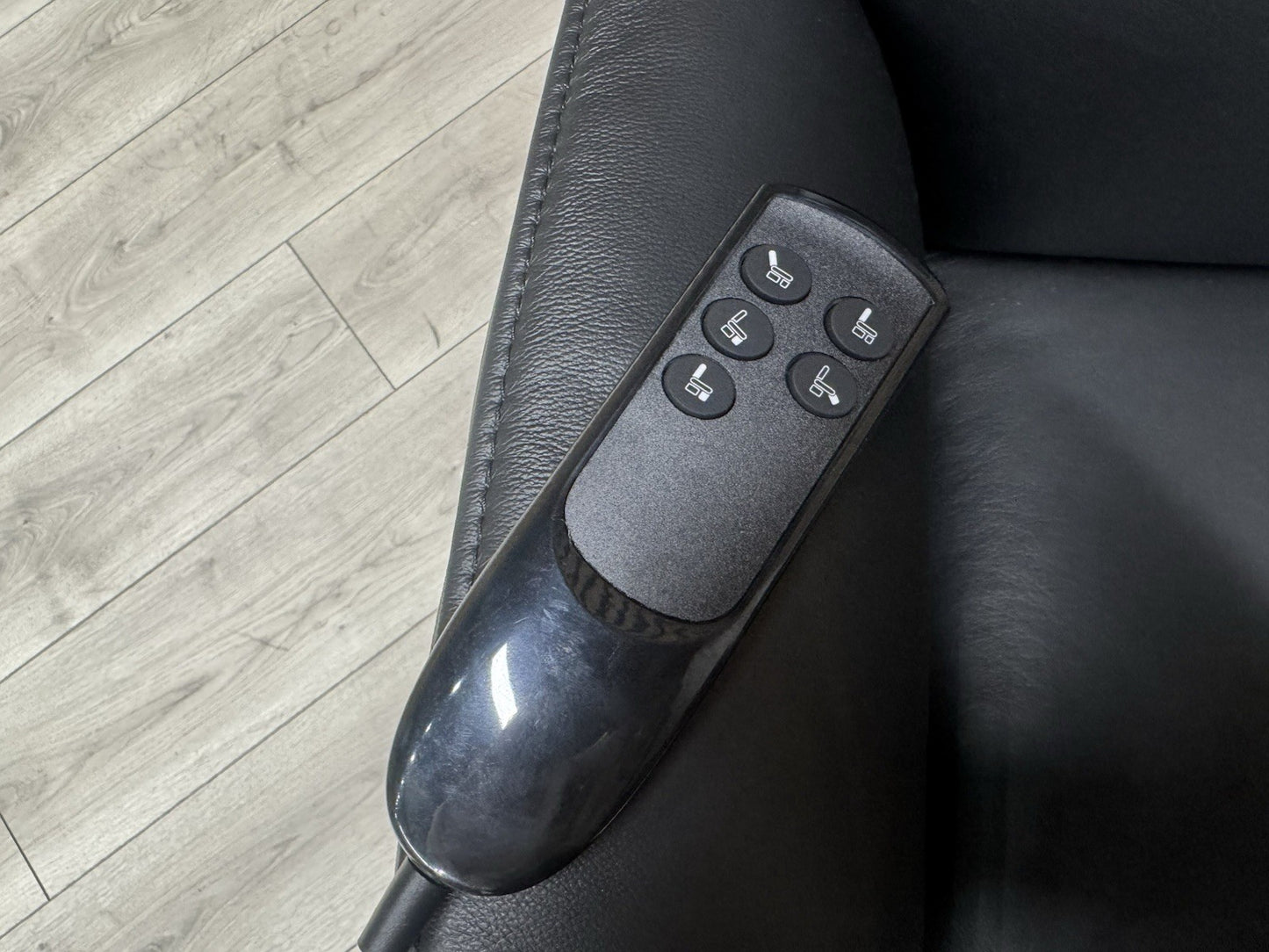 DFS Luxford Express Power Swivel Rise and Recliner Chair - RRP £1299