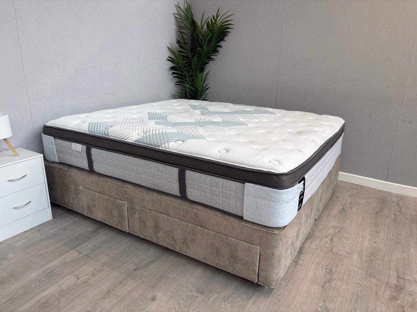 Sealy Elevate Ultra ORWELL 6ft Superking Mattress, Firm - RRP £3,099