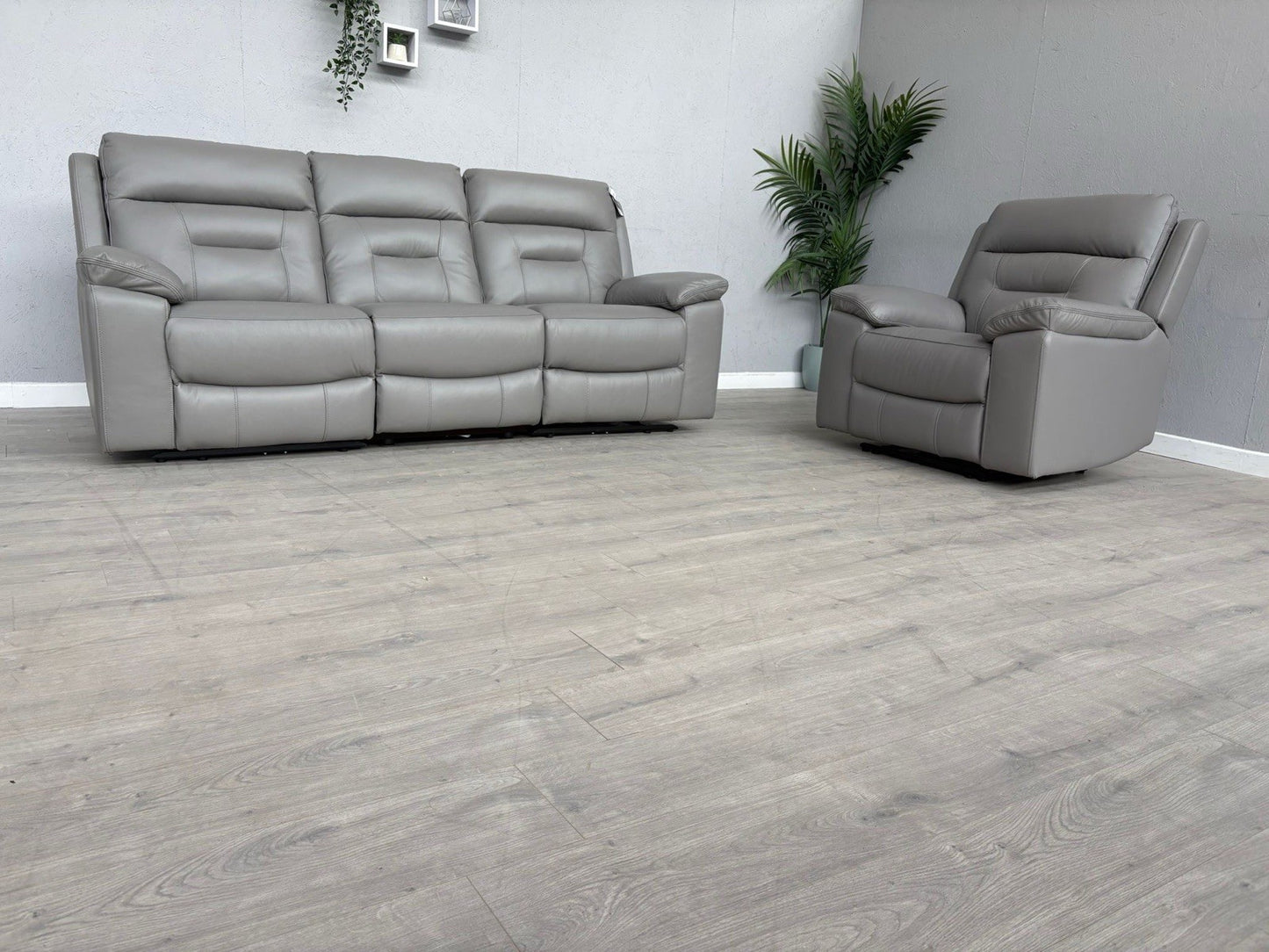 DFS Braylan Leather 3 Seater + Armchair, Power Recliner Sofa Set - RRP £2,248