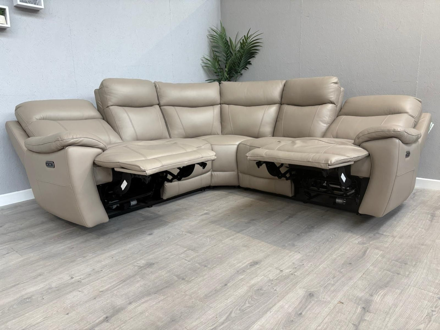 Furniture Village - SLOANE Leather Large Power Recliner Corner Sofa - RRP £1,995