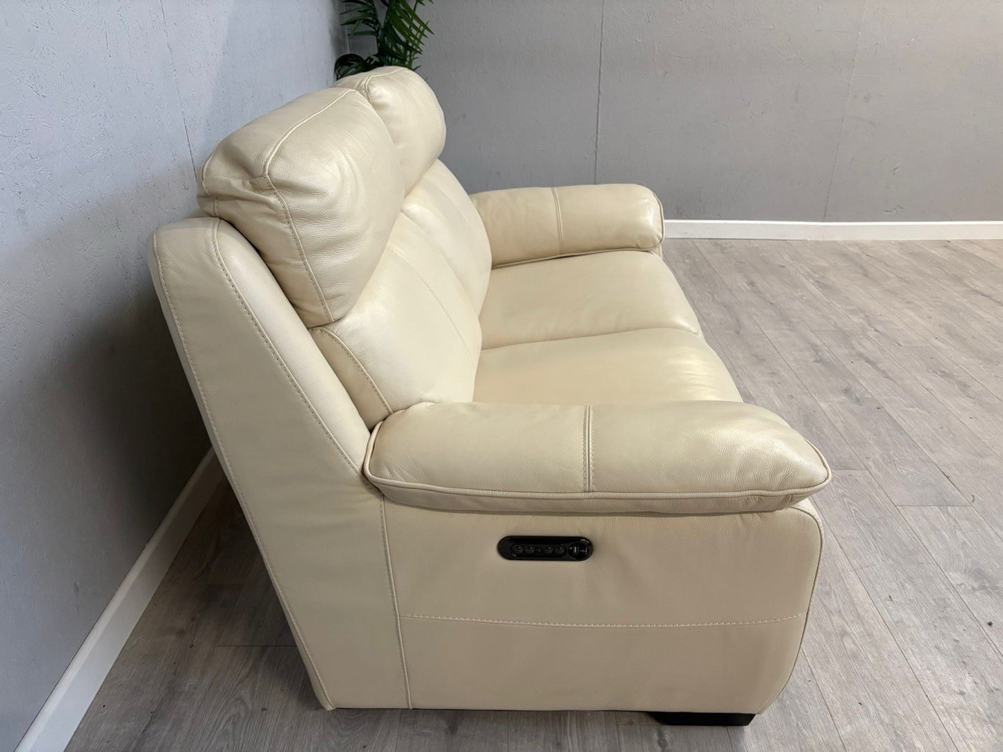 F. Village STARLIGHT EXPRESS Leather 2 Seater Power Recliner Sofa - RRP £2,545
