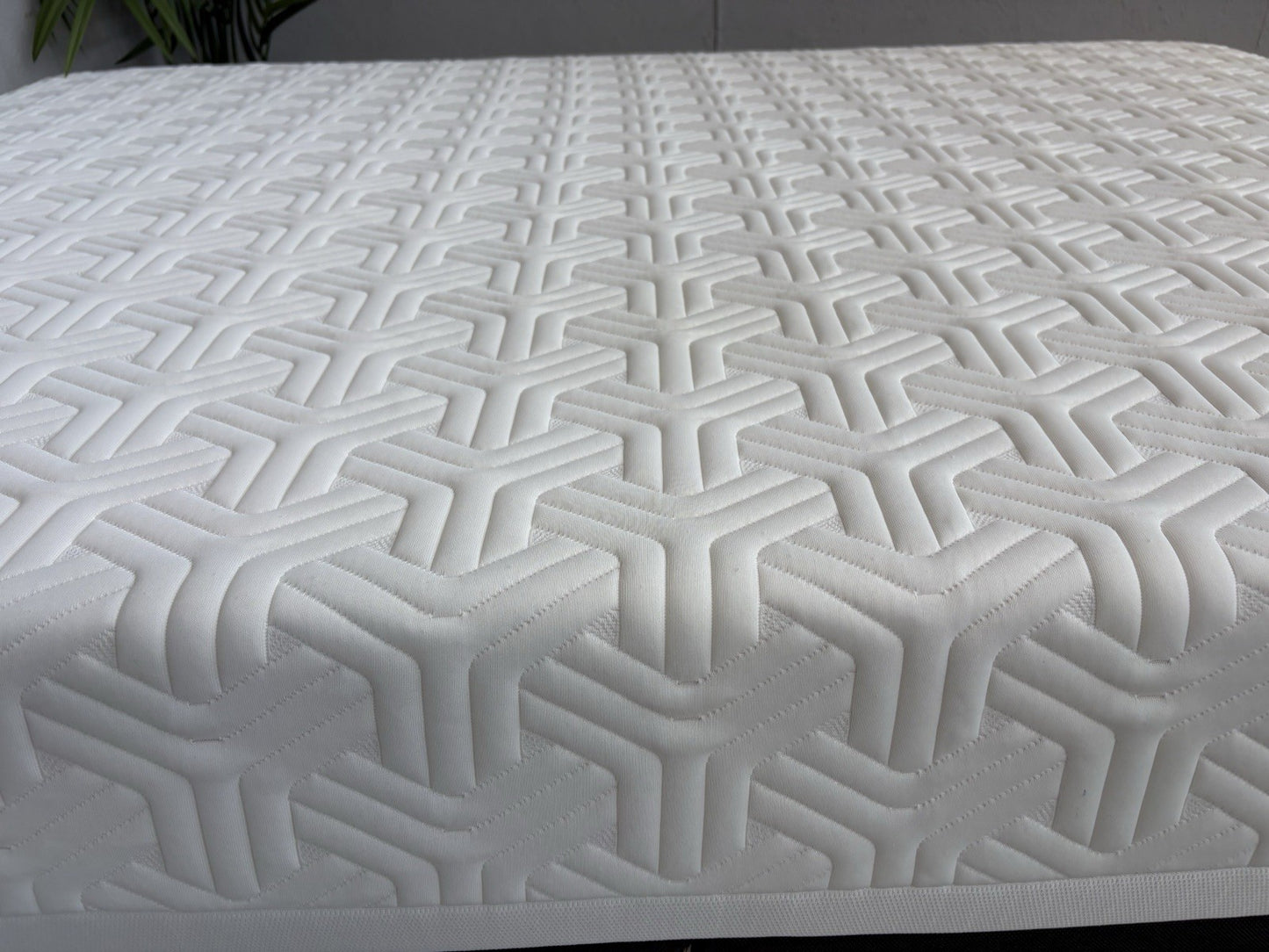 Tempur HYBRID SUPREME 5ft Kingsize Mattress, Medium / Firm - RRP £1,999