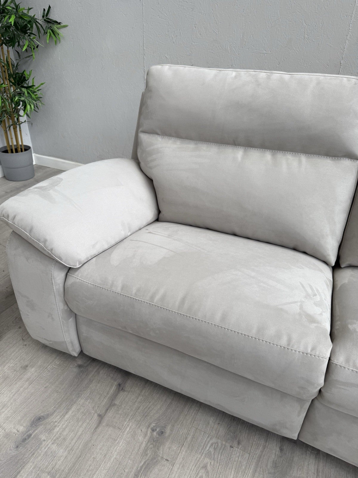 F. Village Nicoletti PEPINO 2 x 3 Seater Fabric Sofas Power Recliner - RRP £4810
