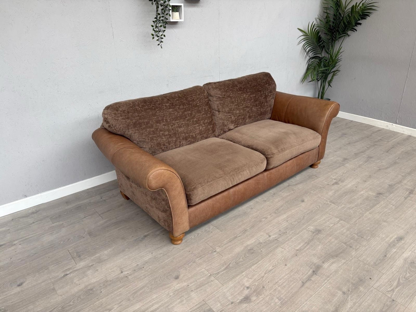 Alexander & James 3 Seater Fabric/Leather Sofa RRP: £2000