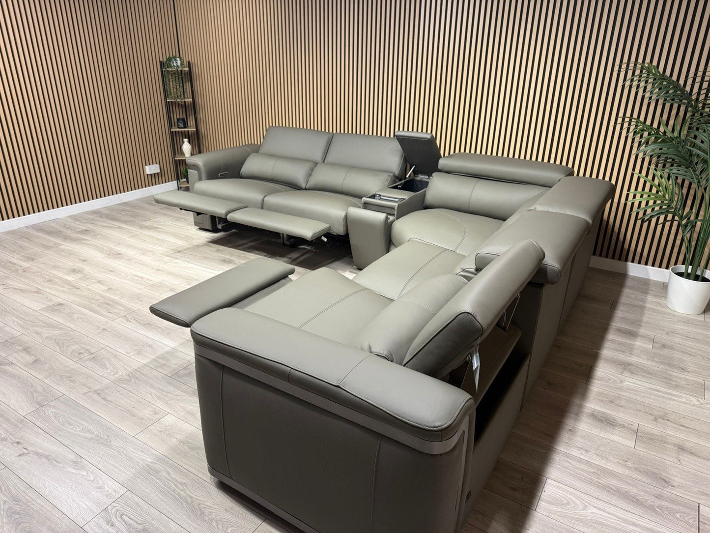 Sofology PLAZA style Leather 2c2 Power Recliner Sofa + Console - RRP £4699