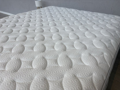 Silentnight 2800 Pocket Memory 6ft Superking Mattress - RRP £1,099