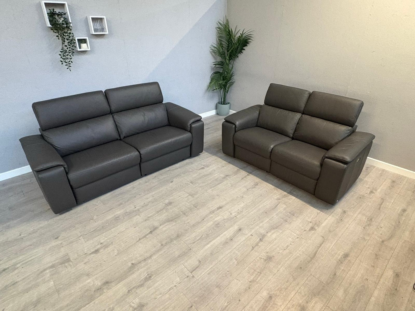 F.V. - Nicoletti DAVIDE Leather 3 + 2 Seater Power Recliner Sofas - RRP £5,440