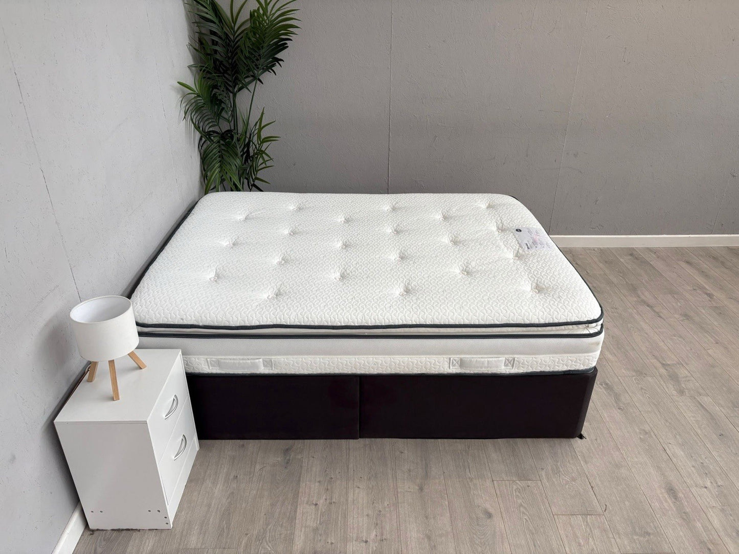 Silentnight UltraGel Miracoil Pillow top 5ft Kingsize Mattress - RRP £999