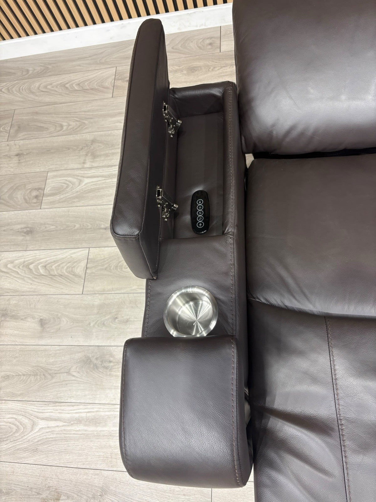 SCS Adstock Leather 2 Seater Power Recliner Sofa RRP £2699 (Read Description)