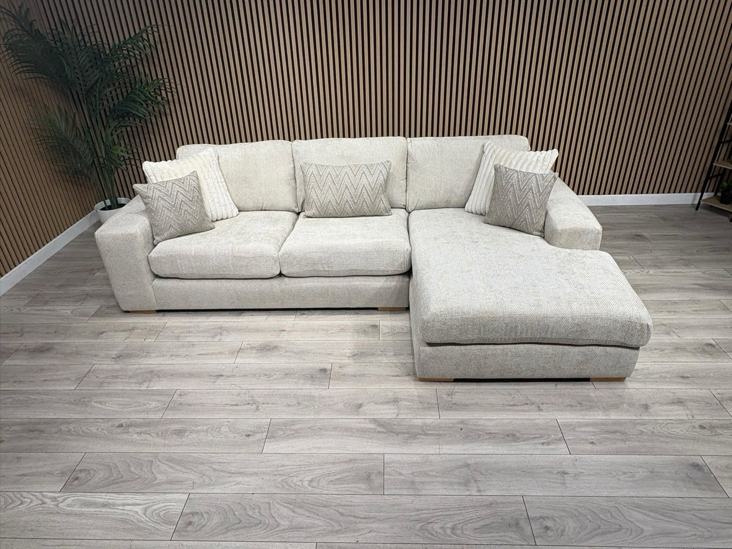 DFS Sample Pandora RHF Large 3 Seater Chaise Sofa - RRP: £3295