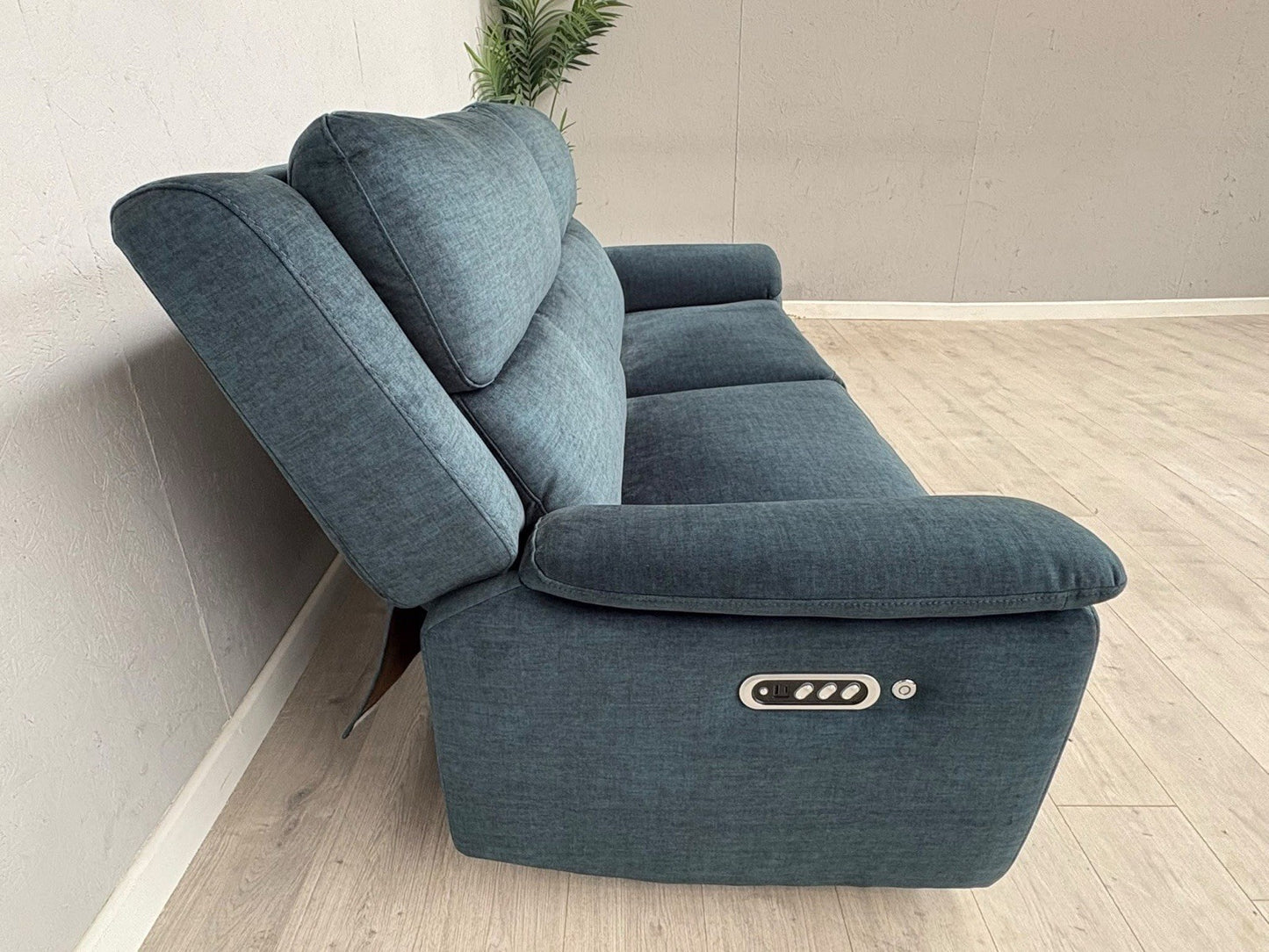 Furniture Village UTAH Fabric 3 Seater Power Recliner, Lumbar Sofa - RRP £1,995
