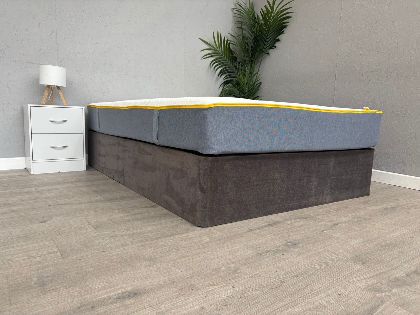 EVE Original Hybrid 4ft 6 Double Mattress, Medium - RRP £599