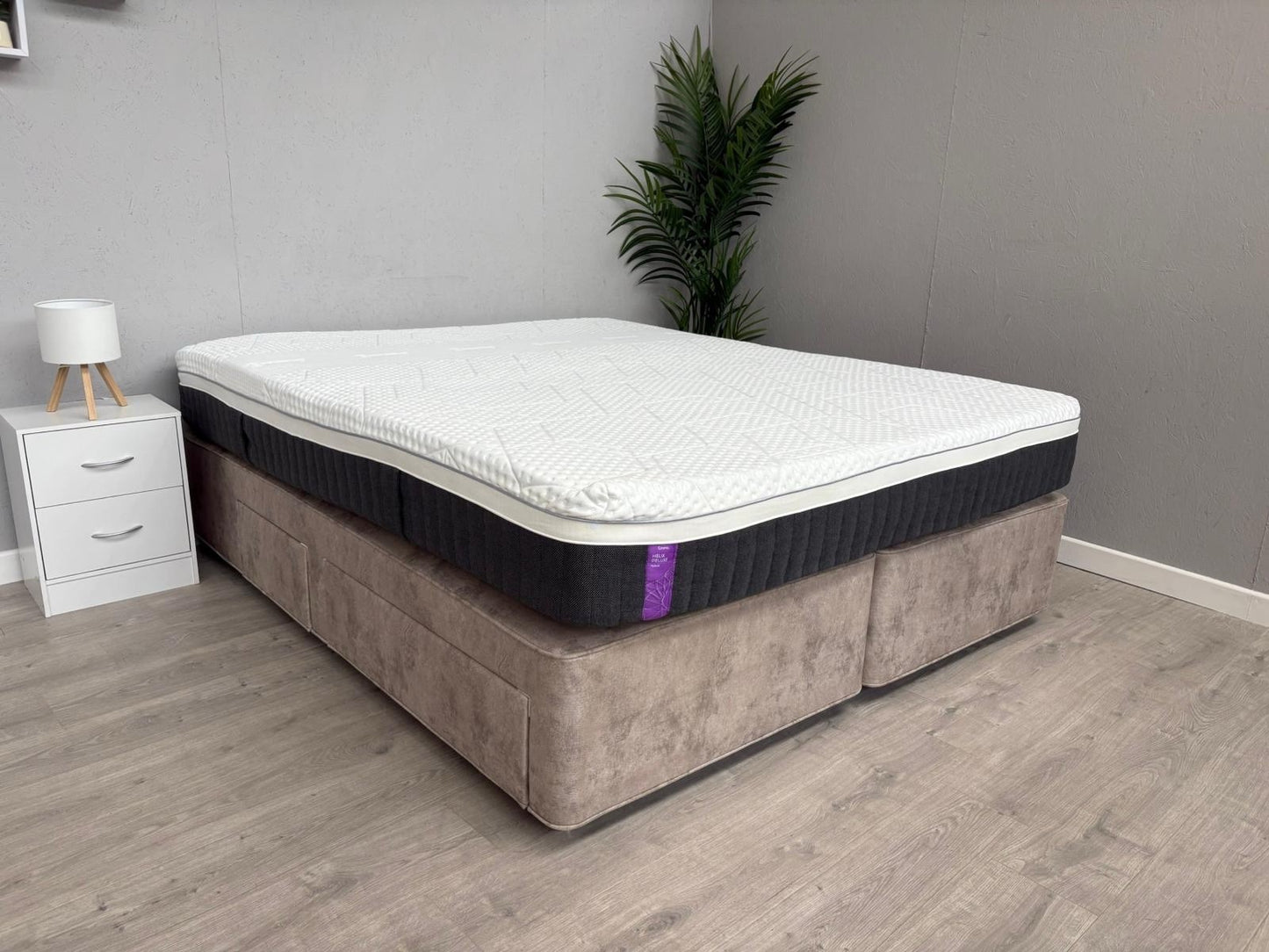 EMMA - Helix Hybrid Deluxe 6ft Superking Mattress - RRP £1,849