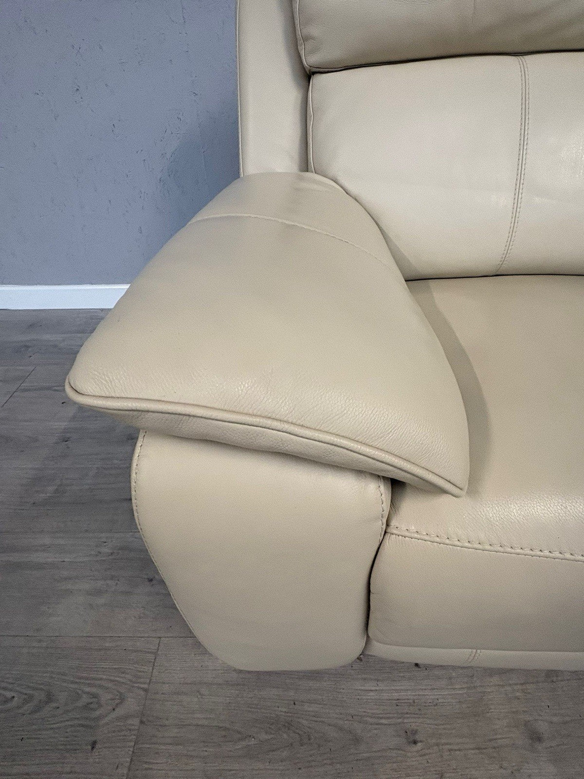 F. Village STARLIGHT EXPRESS Leather 2 Seater Power Recliner Sofa - RRP £2,545