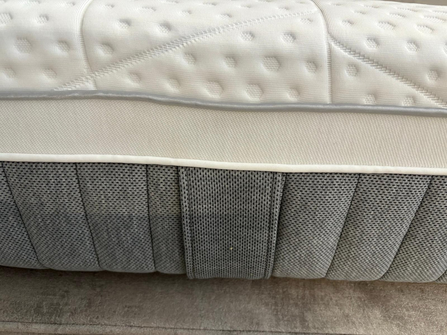 EMMA - Smart Deluxe Hybrid 6ft Superking Mattress - RRP £1,379