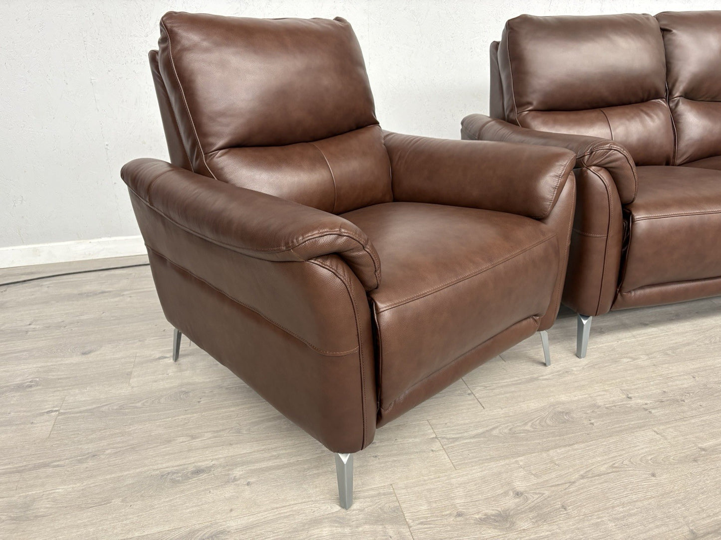 Furniture Village DAYTONA Leather 2 Seater Sofa + 2 x Armchairs - RRP £3,385