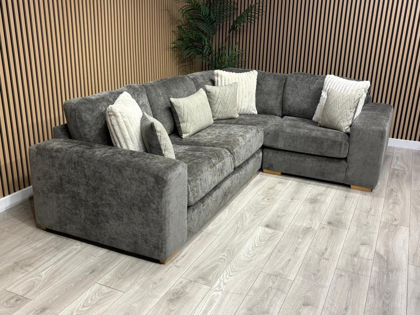 DFS Sample Pandora Fabric RHF 2c1 Corner Sofa RRP: £3295