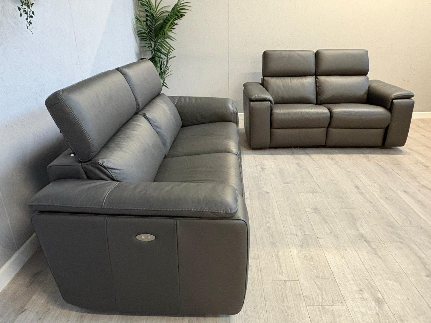 F.V. - Nicoletti DAVIDE Leather 3 + 2 Seater Power Recliner Sofas - RRP £5,440