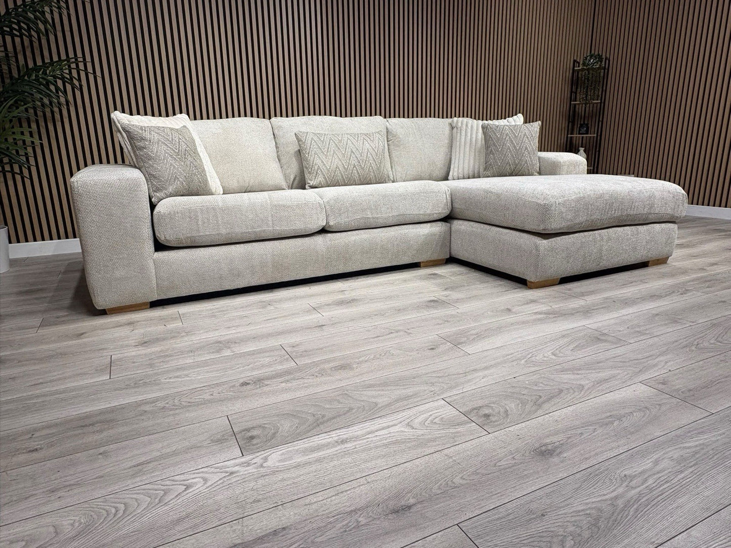 DFS Sample Pandora RHF Large 3 Seater Chaise Sofa - RRP: £3295