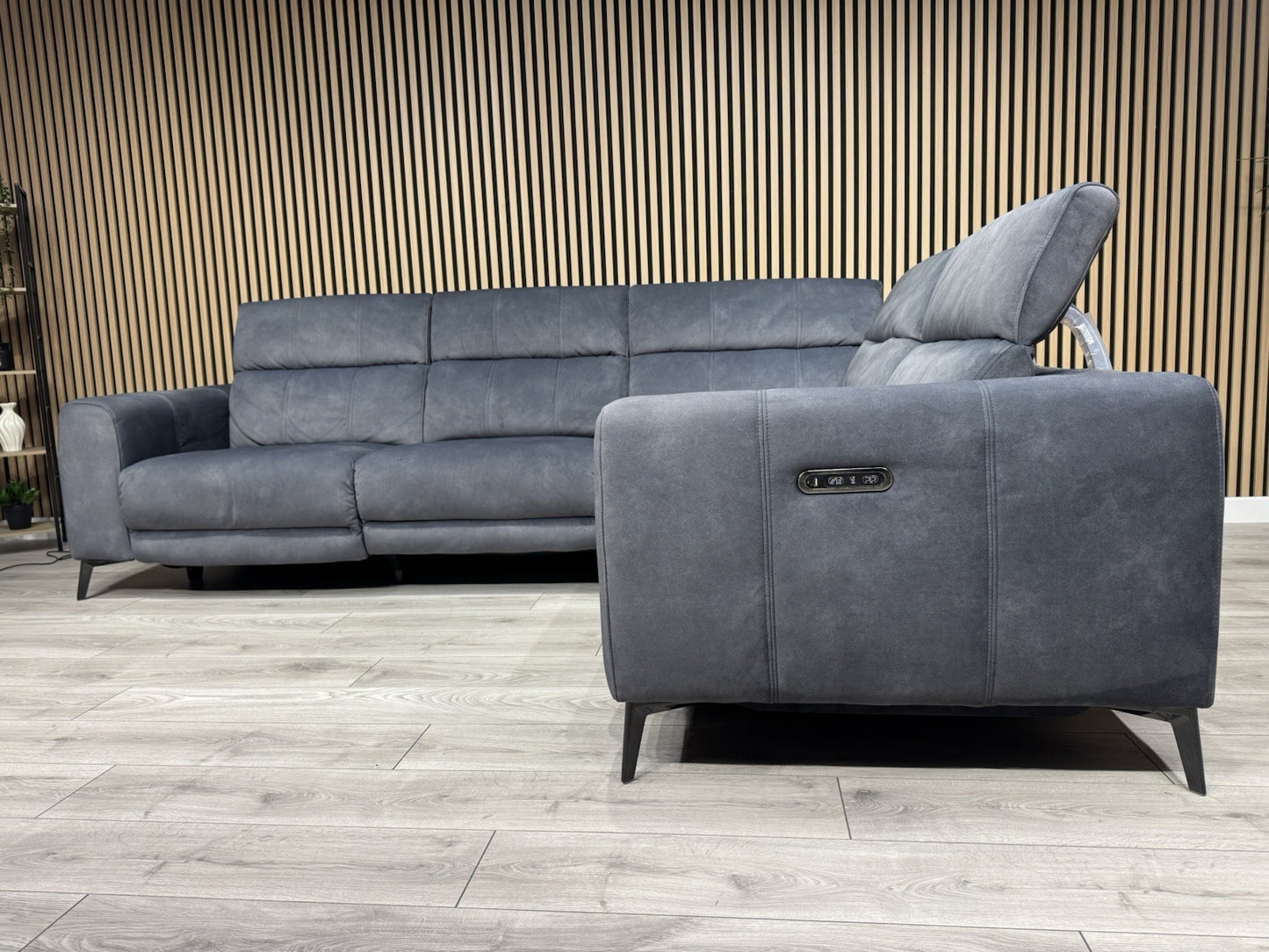 Furniture Village EZRA Fabric RHF Double Power Recliner Corner Sofa - RRP £3,295