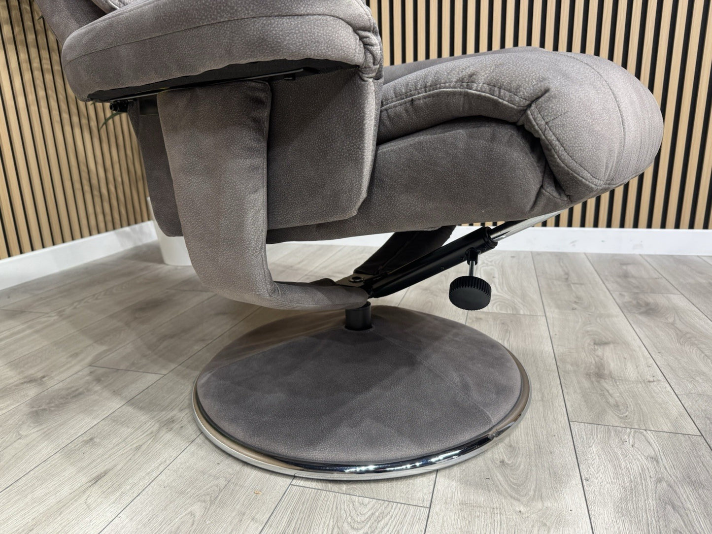 Relaxed Swivel Recliner Chair + Footstool RRP £899