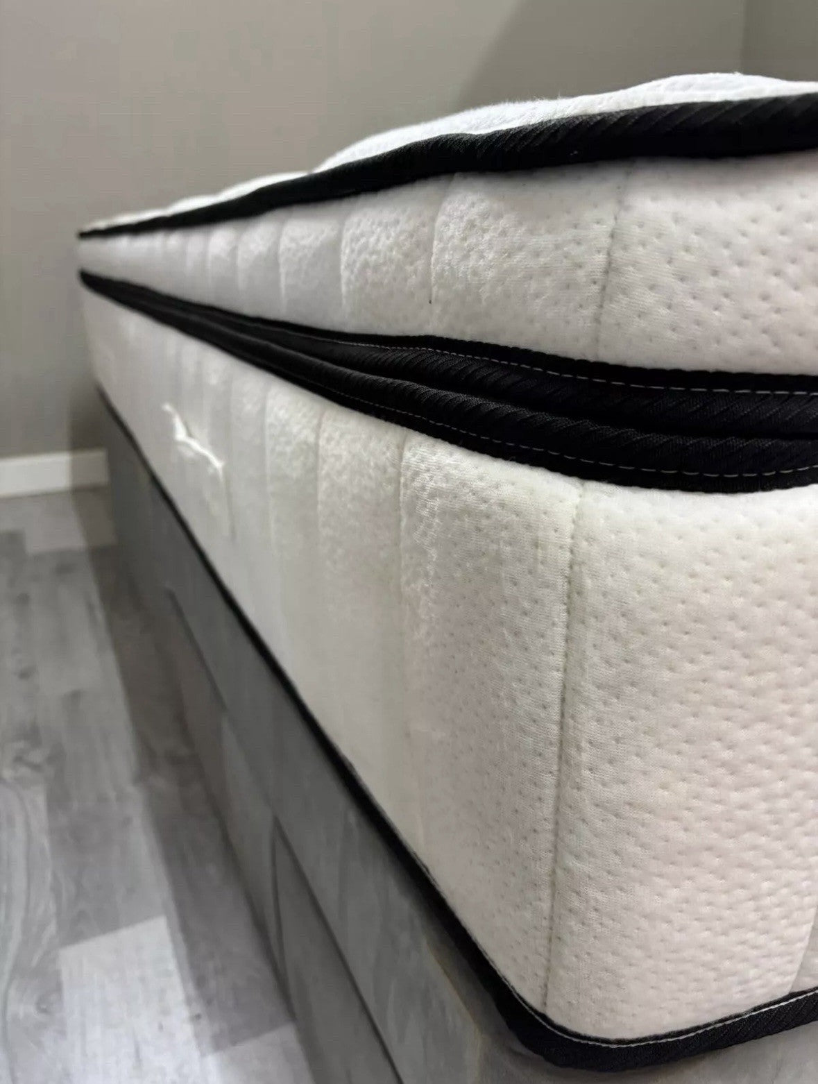 IGEL Nanotech 3000i 4ft 6 Double Mattress, Medium - RRP £1,299