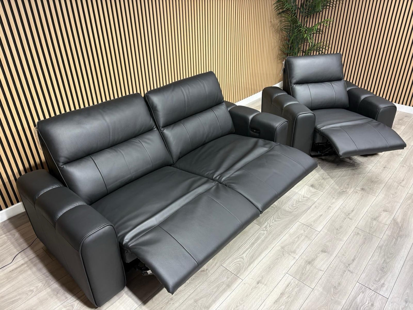 Bellagio Leather 3 Seater + Armchair Sofa Set, Power Recliners RRP: £3440