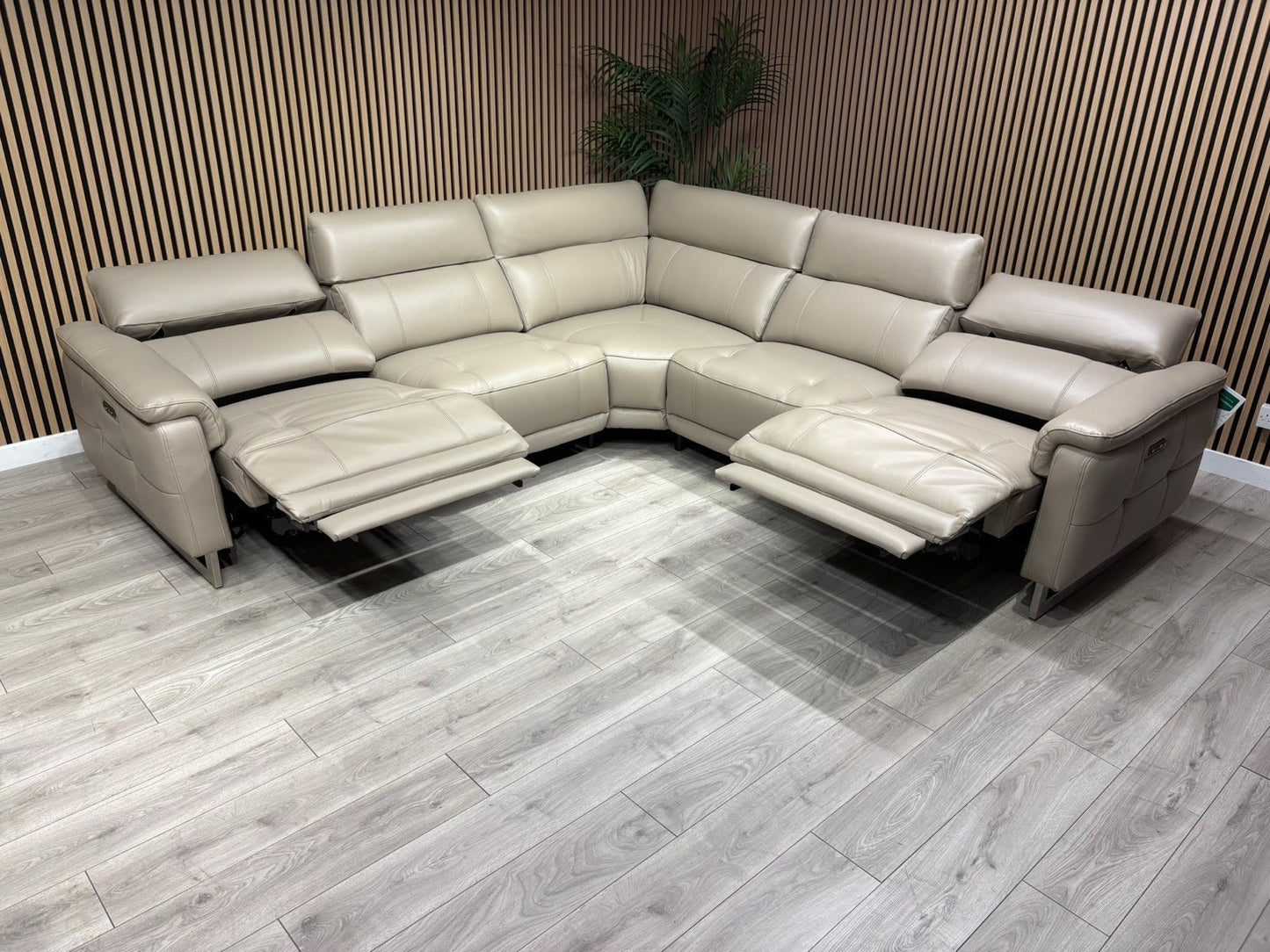 Furniture Village MOET Large Leather Power Recliner Corner Sofa - RRP £4,495