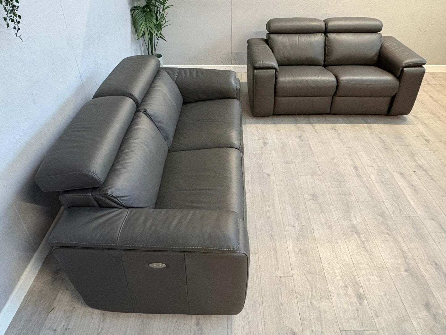 F.V. - Nicoletti DAVIDE Leather 3 + 2 Seater Power Recliner Sofas - RRP £5,440