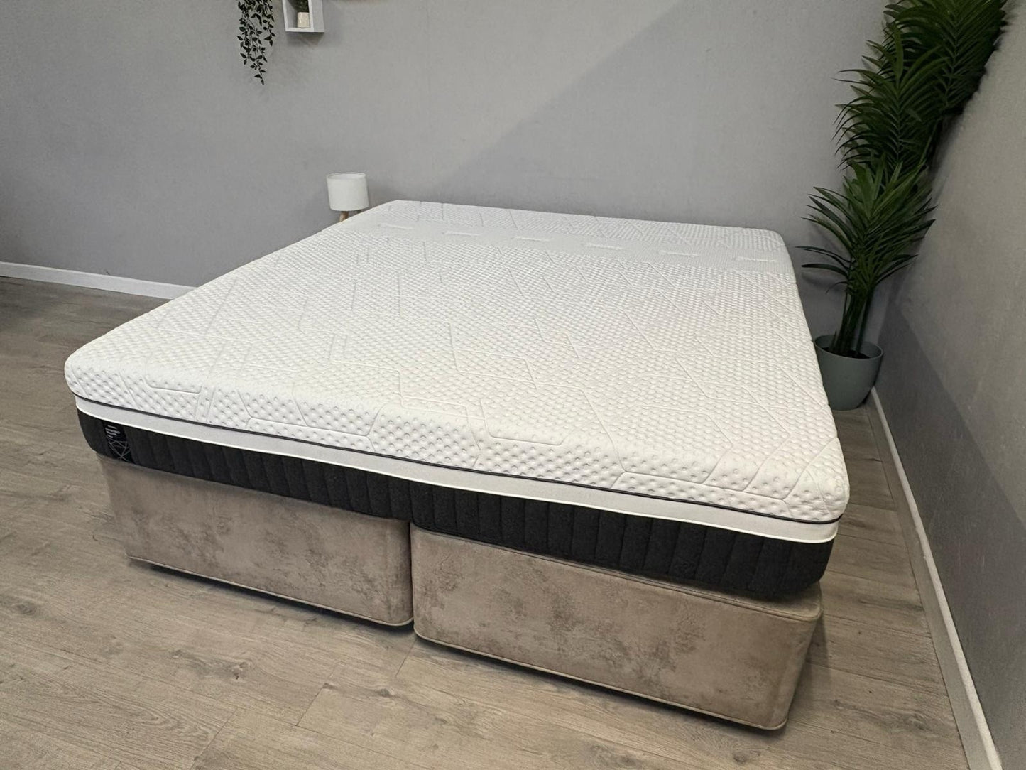EMMA - Diamond Deluxe Hybrid 6ft Superking Mattress - RRP £2,399