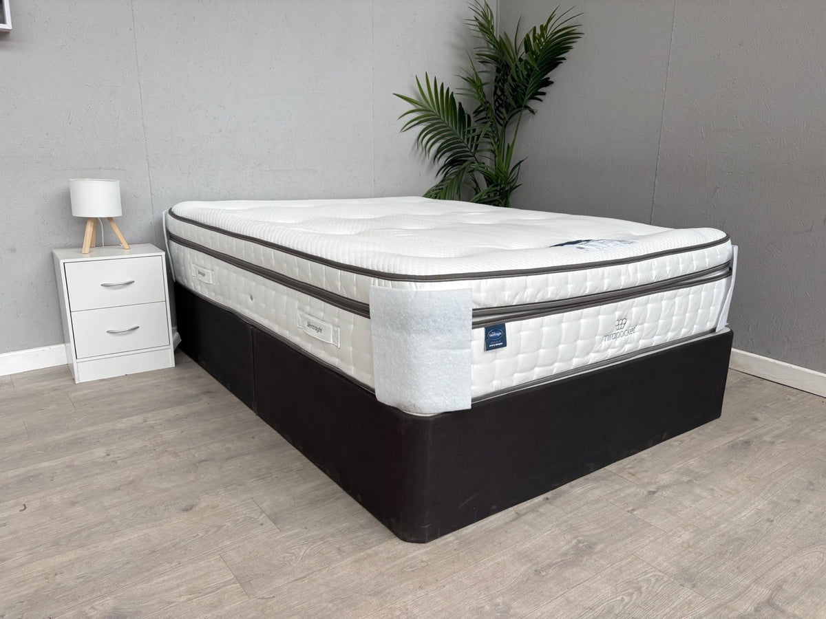 Silentnight 2000 Pocket Deluxe Box Top 5ft Kingsize Mattress - RRP £999