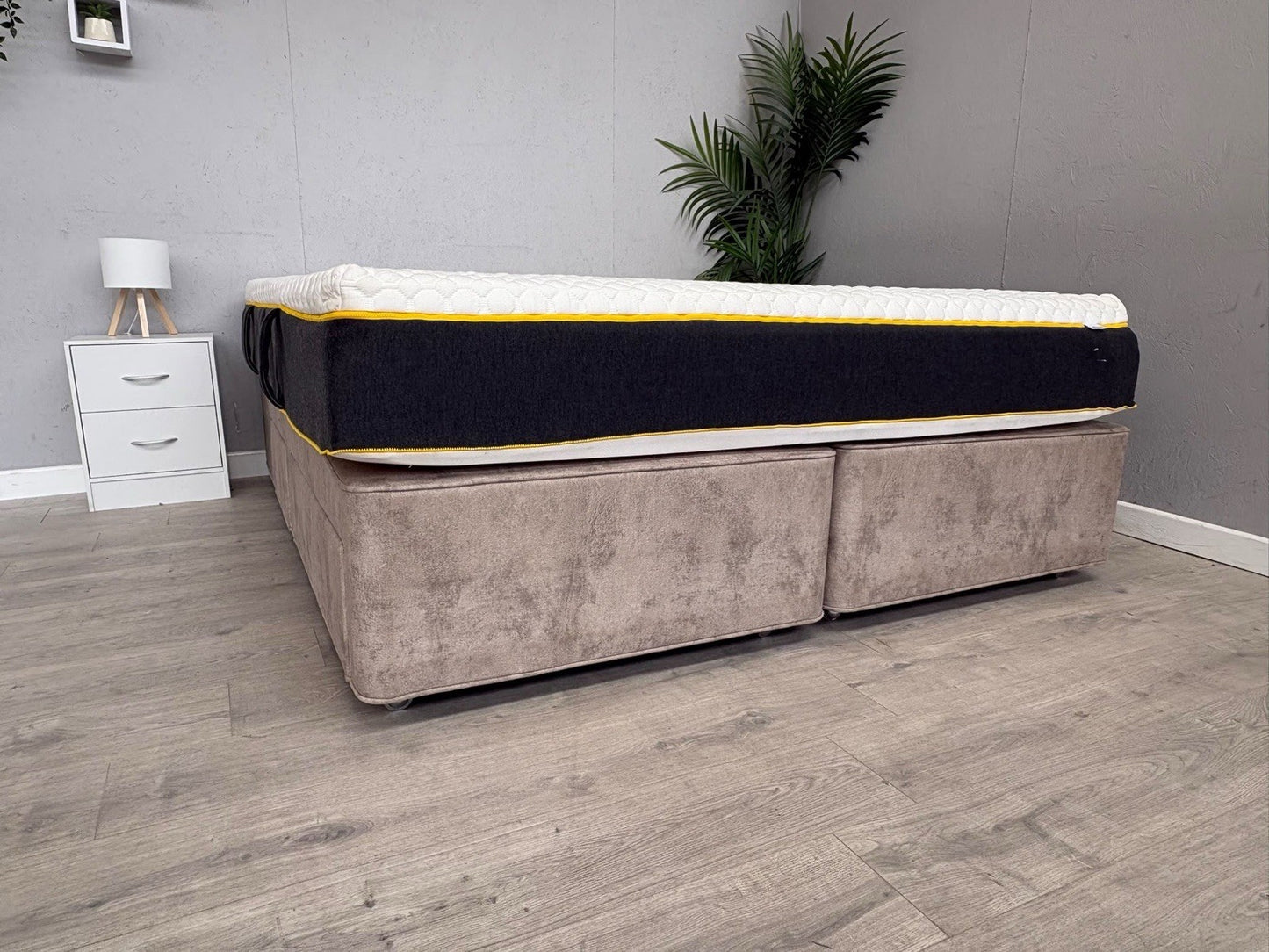 EVE Wunderflip Premium Hybrid 6ft Superking Mattress, Medium / Firm - RRP £1,299