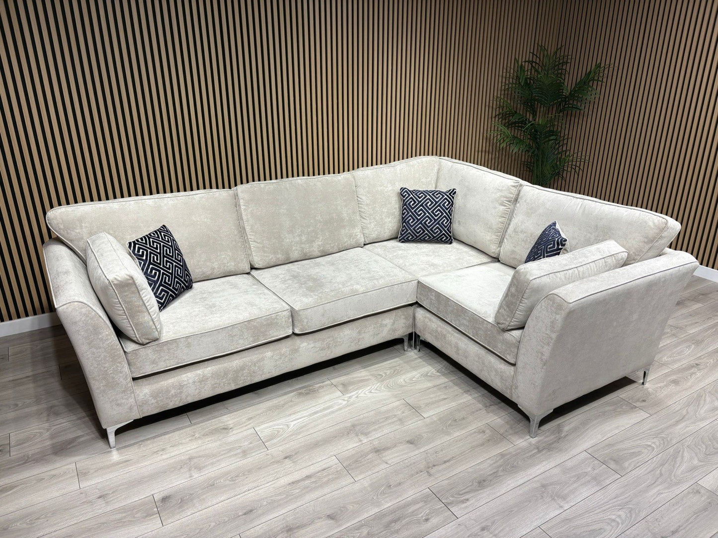 Furniture Village SASHA Fabric RHF Corner Sofa ( 3 Corner 1 ) - RRP £3,295