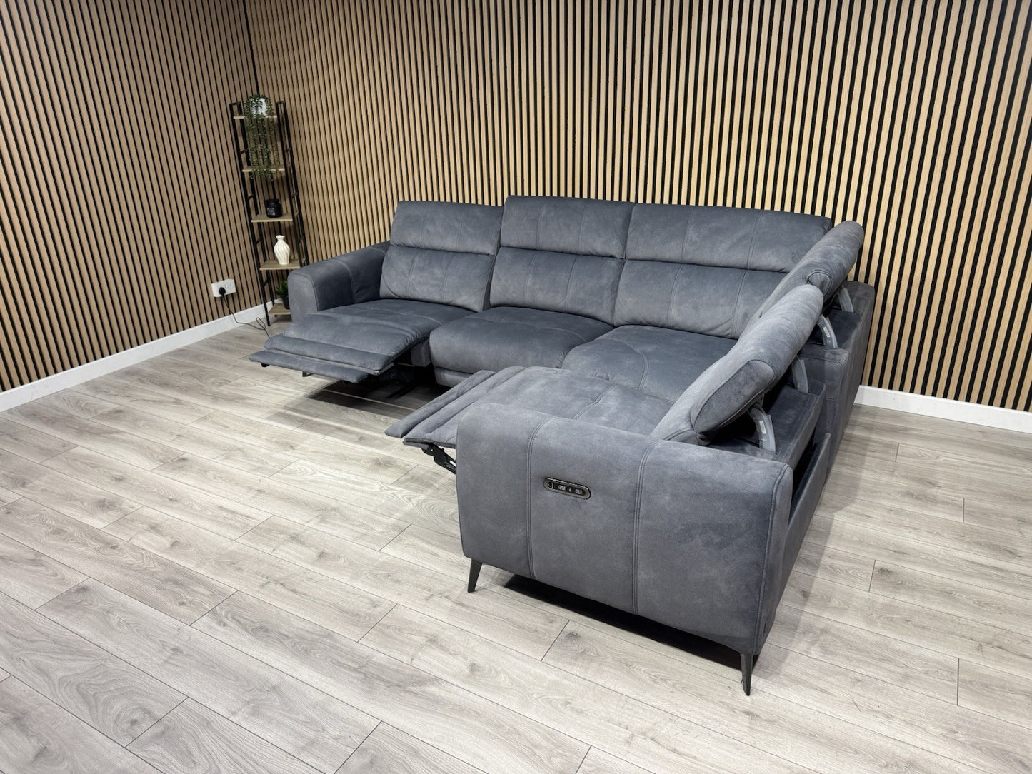 Furniture Village EZRA Fabric RHF Double Power Recliner Corner Sofa - RRP £3,295