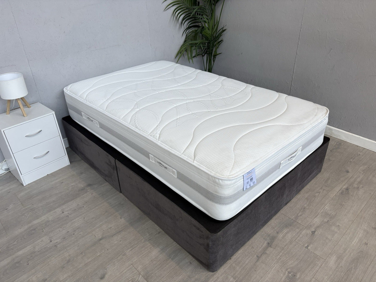 Slumberland RESPONSE LATEX LUXE 4ft Small Double Mattress, Firm - RRP £799